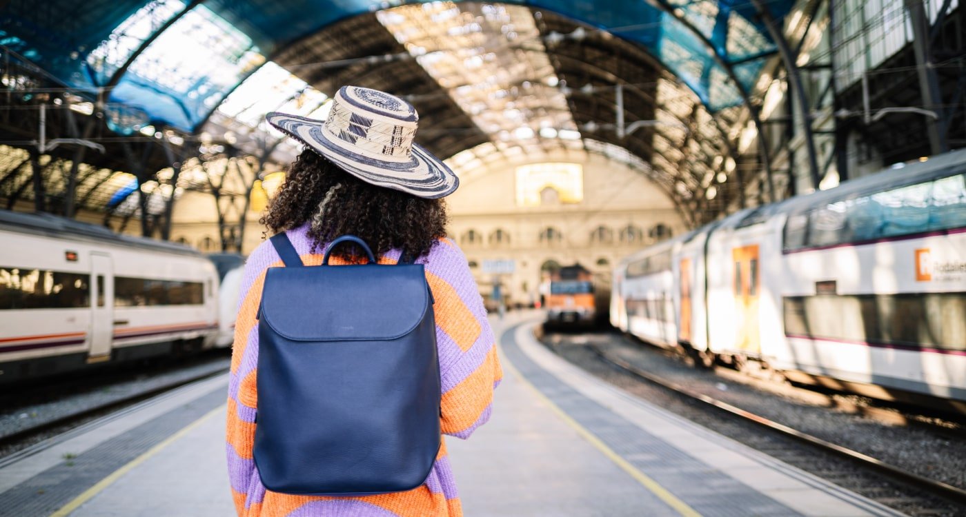 Minimalism: Living With Less for a…